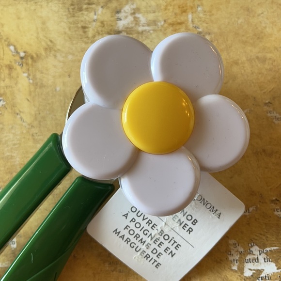 Williams-Sonoma Daisy Can Opener - Picture 3 of 6